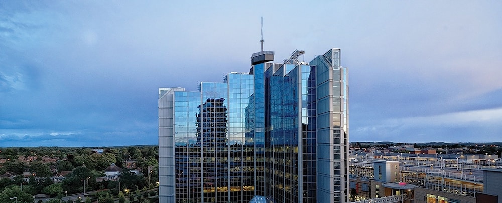 Basingstoke Vacations - Churchill Place Basingstoke - Property Image 1