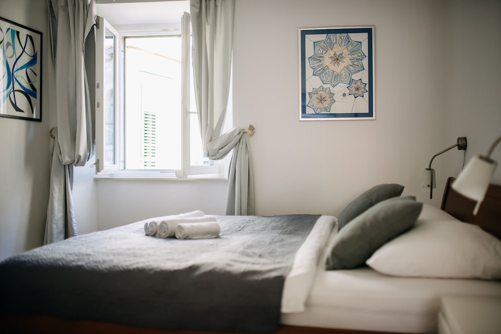 Panorama Old Town apartment by DuHomes