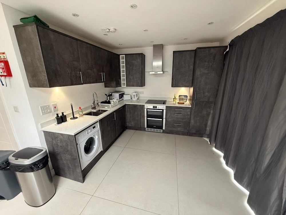 Charming 3 Bedroom House in West London