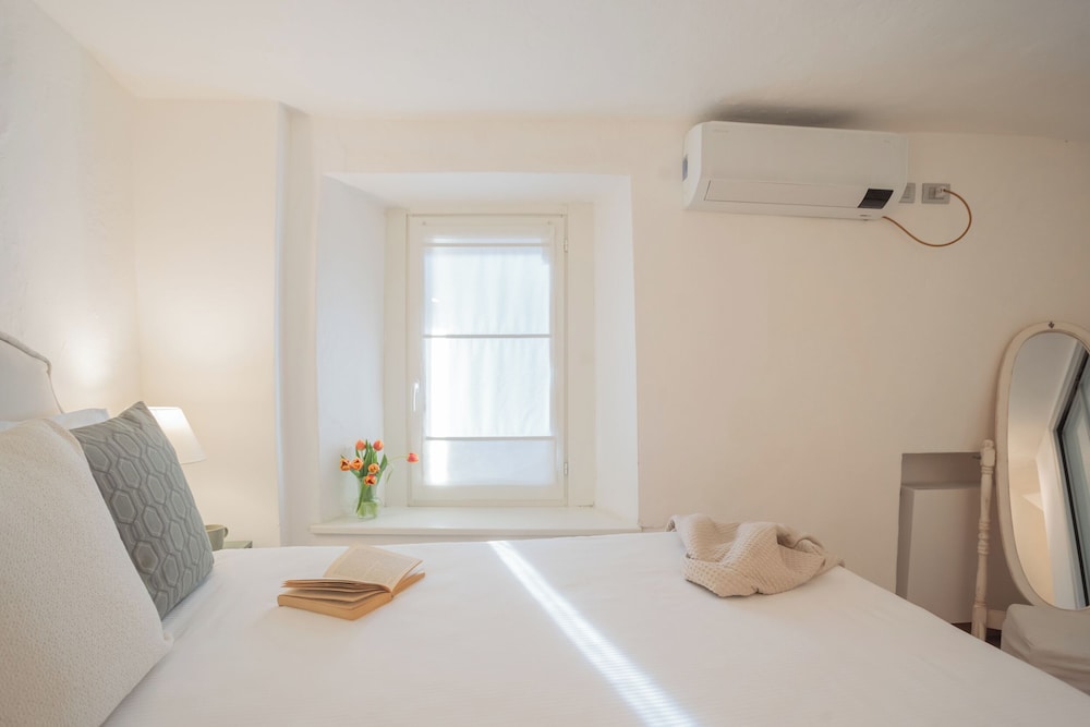 The Green Nest by Lake Como by Rent all Como