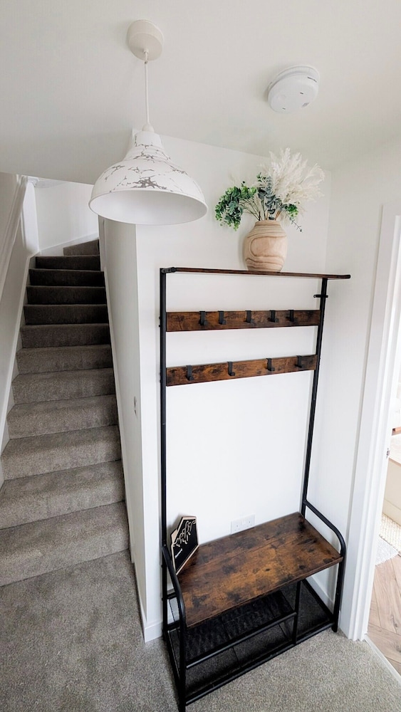 Cotswold Green - Sleeps 5 - Free EV Charge