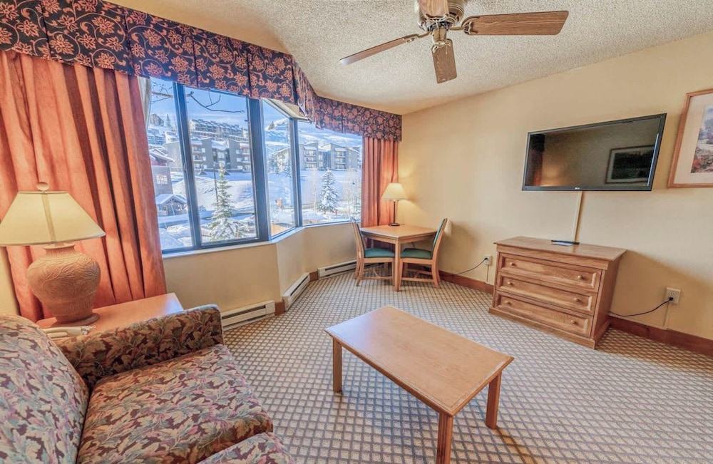 The Grand Lodge by Traverse Hospitality (No Resort Fees)