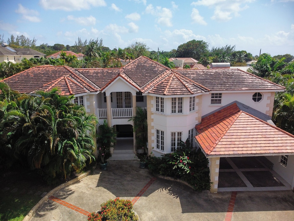 Marzalea 3 bd Villa by Zenbreak