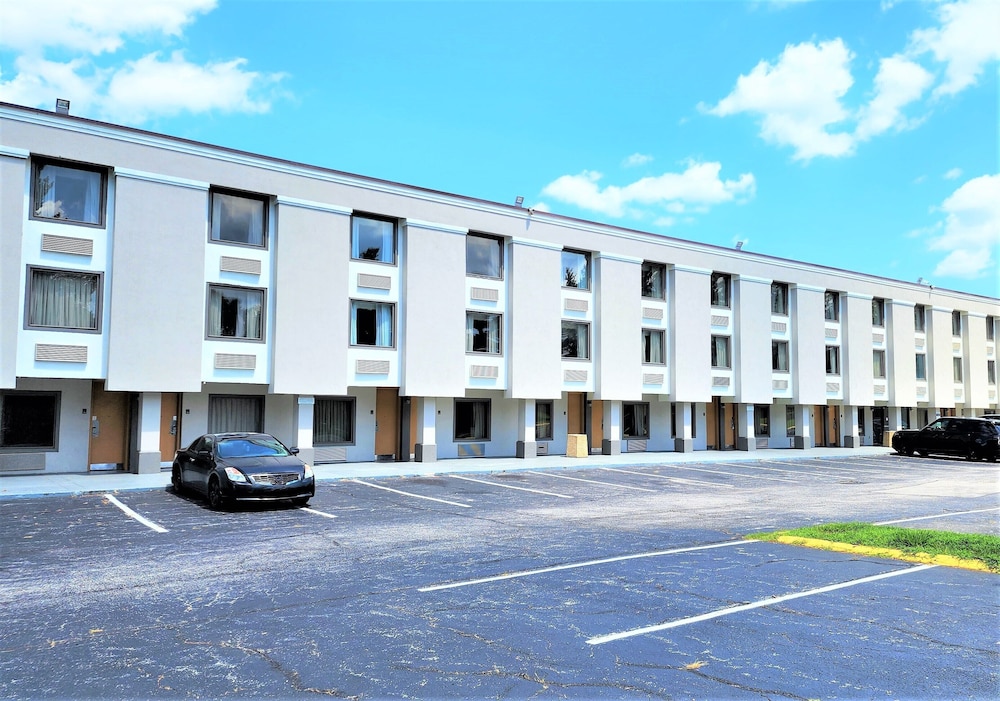 Annapolis Vacations - Motel 6 Catonsville, MD - Baltimore West - Property Image 7