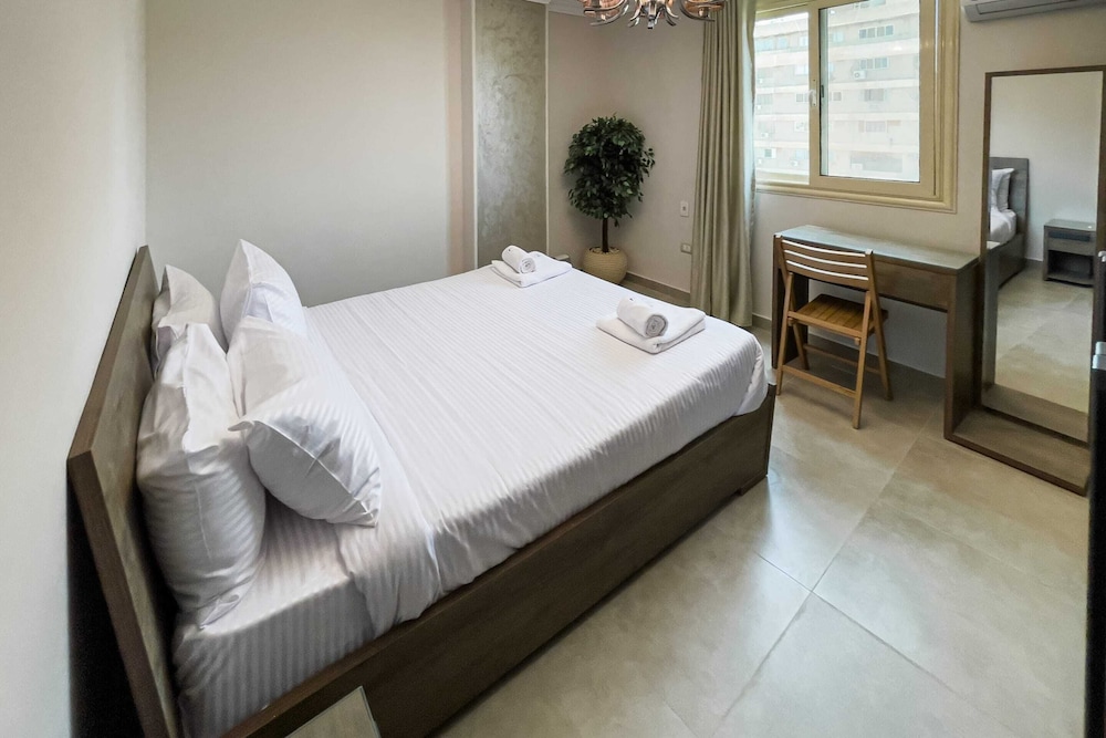 Xuru Stays I Elegant & Modern 3 BDR Apt. @ Heliopolis