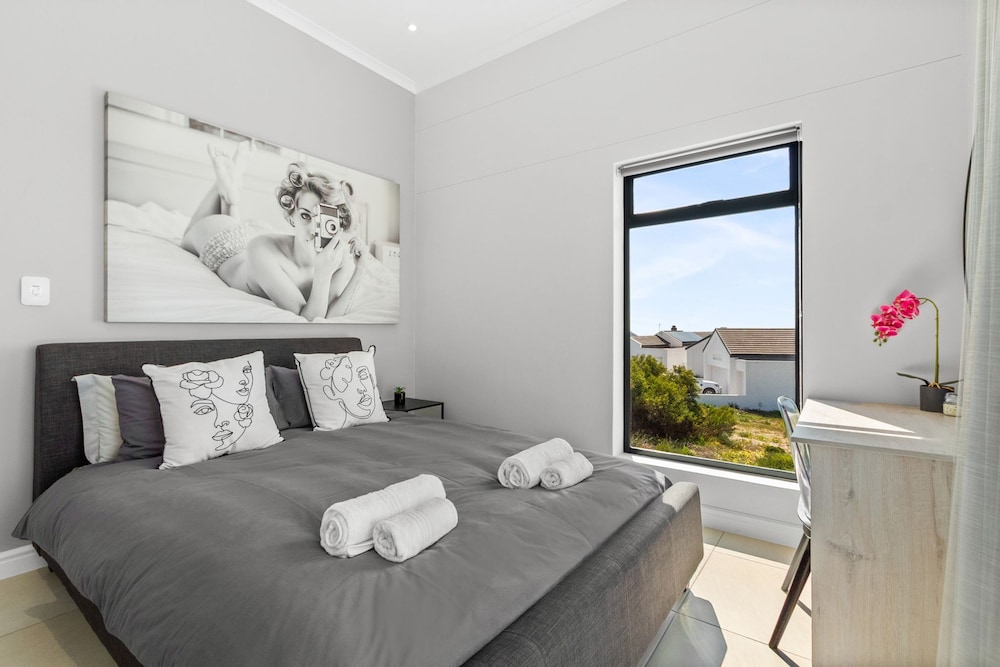 Shelley Point Beach Villa