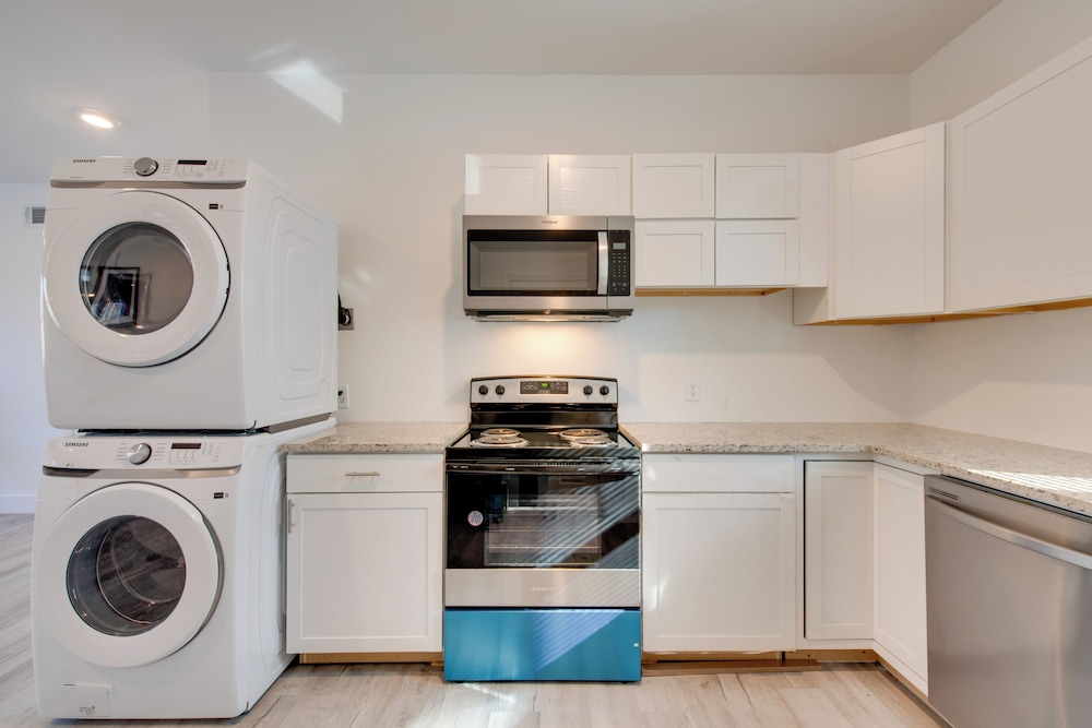 3 Mi to Six Flags: Apartment in Metro Atlanta
