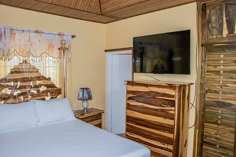 Blue Berry Hills Villa view 5