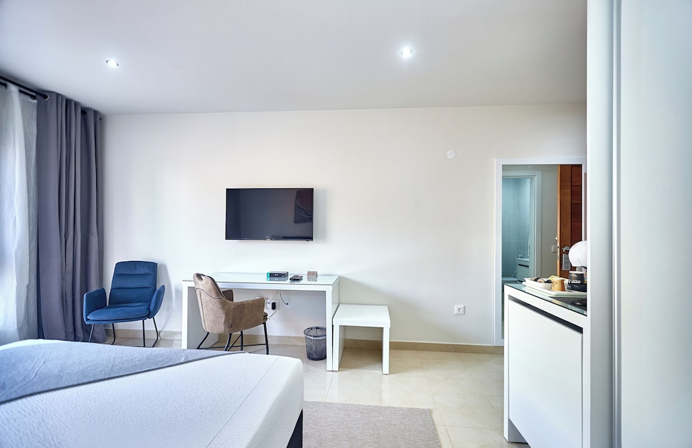 Cam's Suites
