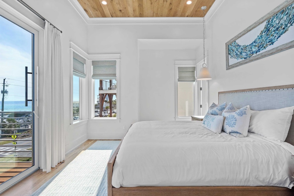 30A Beach Getaway by Avantstay Gulf Views + Pool Golf Cart + Bonfires