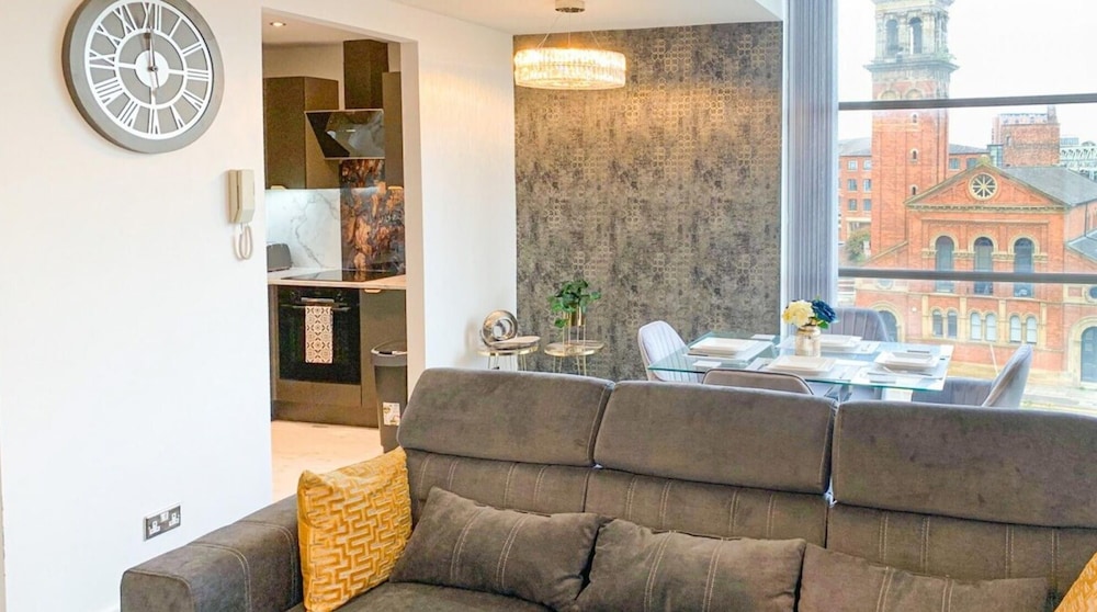 Luxury Apartment Canal View Castlefield - Parking view 3