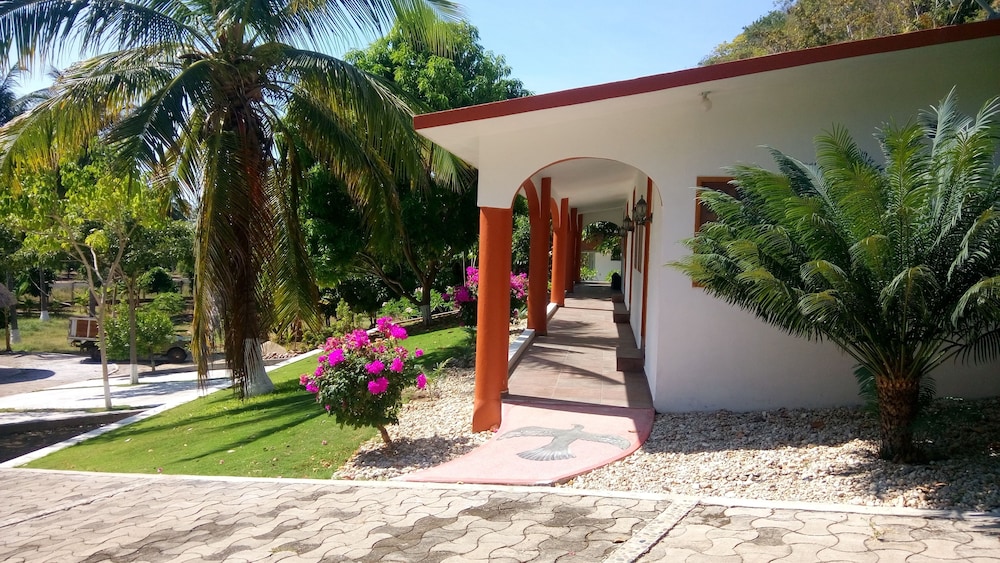 Hotel & Club Campestre Altos Paraiso