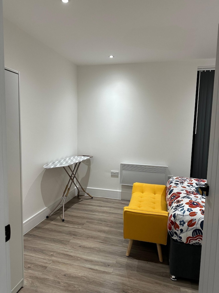 London 1 bed Luxe Flat Ilford Beautiful