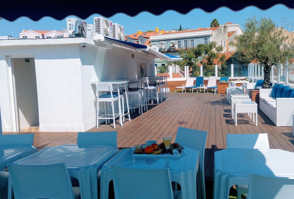 Lisbon Terrace Suites Apartment for Large Groups with Amazing Terrace