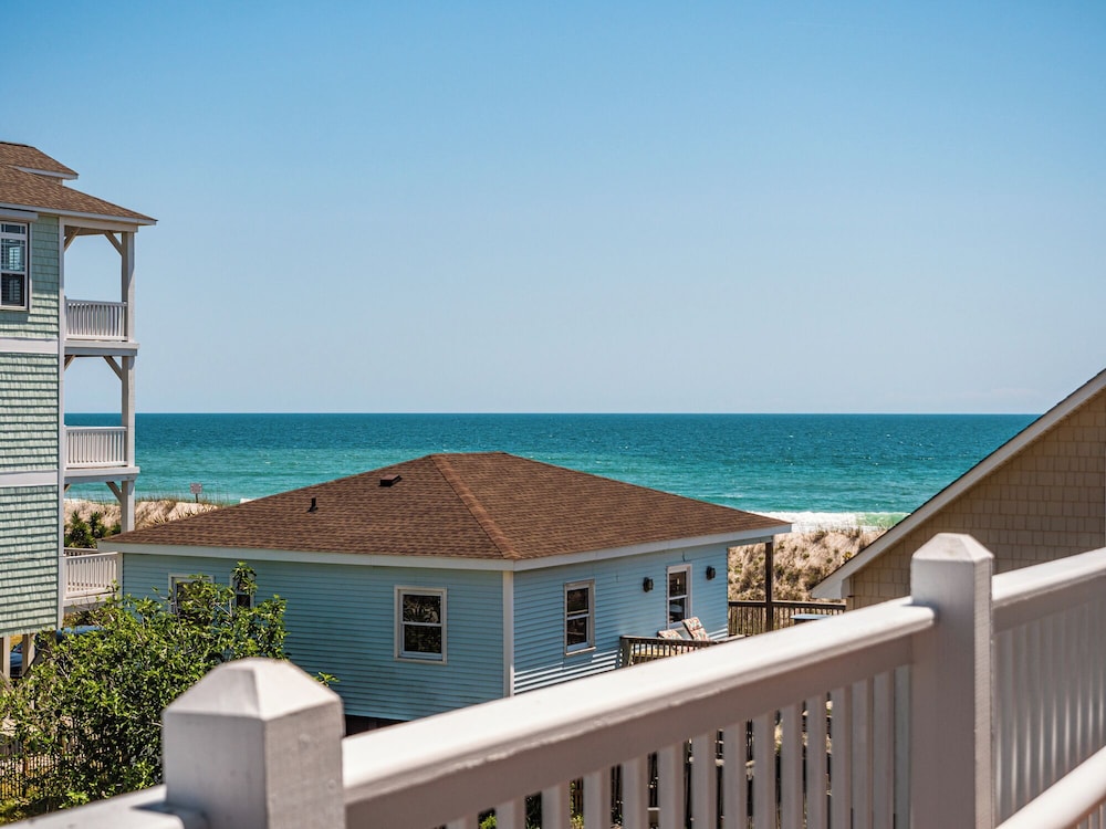 Skipper's Hideout by Topsail Realty