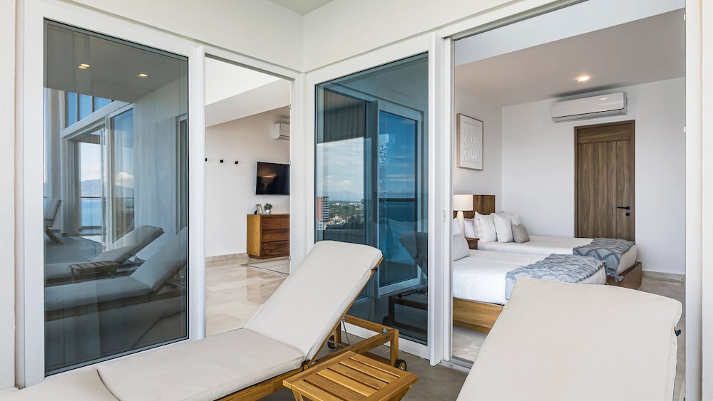 Beachfront Luxury 4BR Penthouse With Incredible Ocean Views
