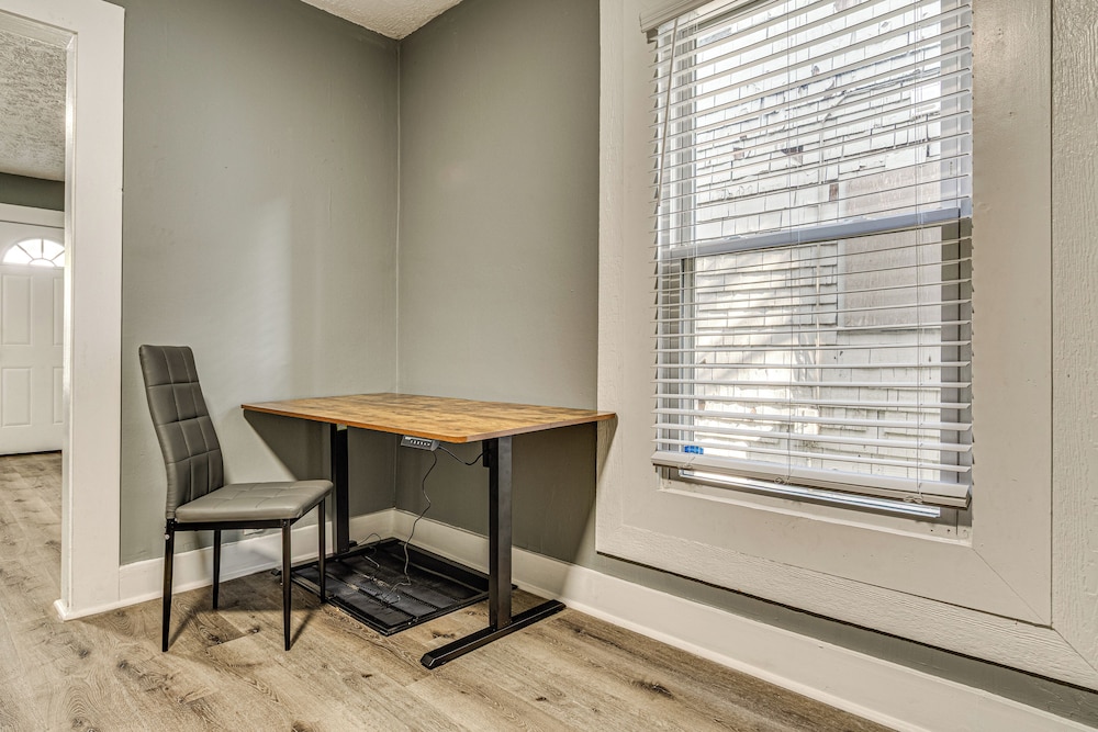 2 Mi to Mass Ave: Convenient Townhome w/ Yard!
