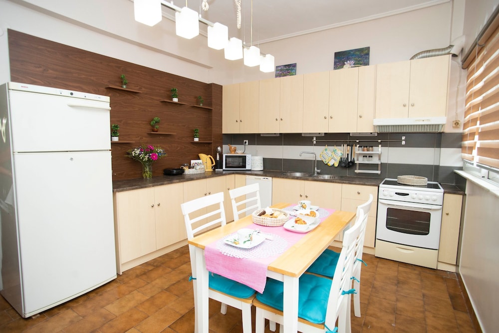 Electra s 2-bedroom Apt-convenient Location Patra