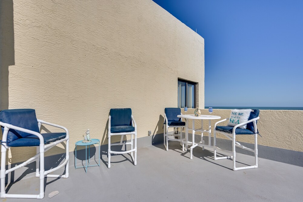 Resort-style Penthouse w/ Patio in Hudson! view 3