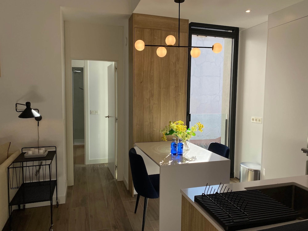 w Dreamy 1BR With Terrace in Chueca