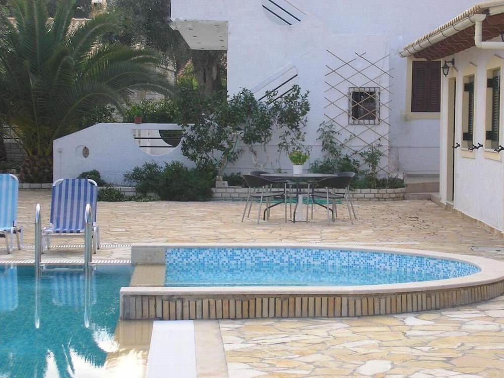 Olympia Paxos Apartment