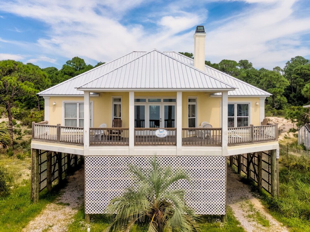 Sunny Side Up - 310 Audubon 4 Bedroom Home by RedAwning