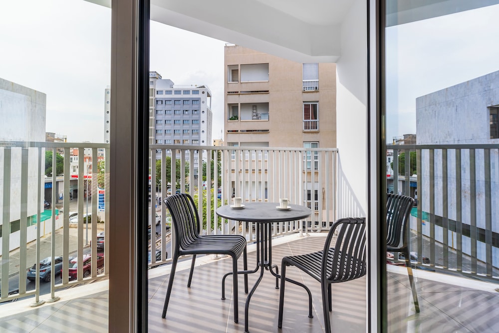 Local Host Living - Signature Apartments in Nicosia