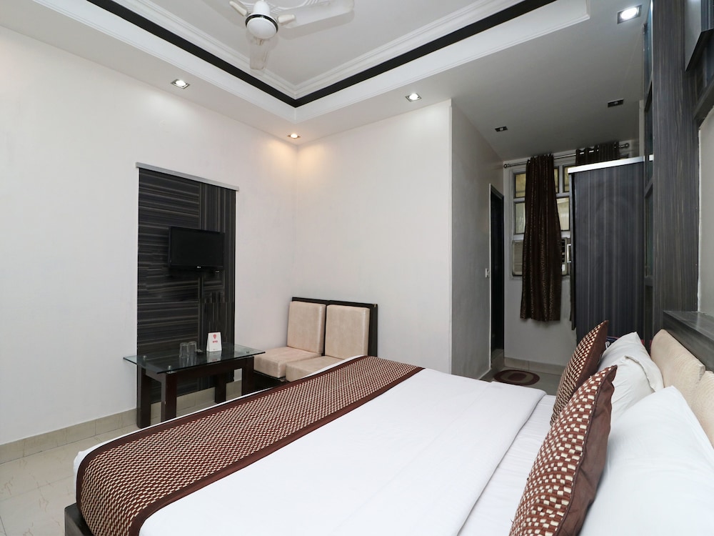 OYO 14705 Hotel India Palace view 5