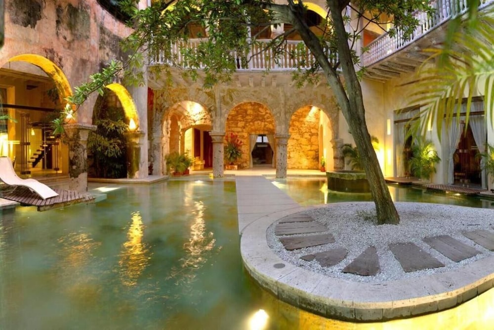 Casa Pombo 102