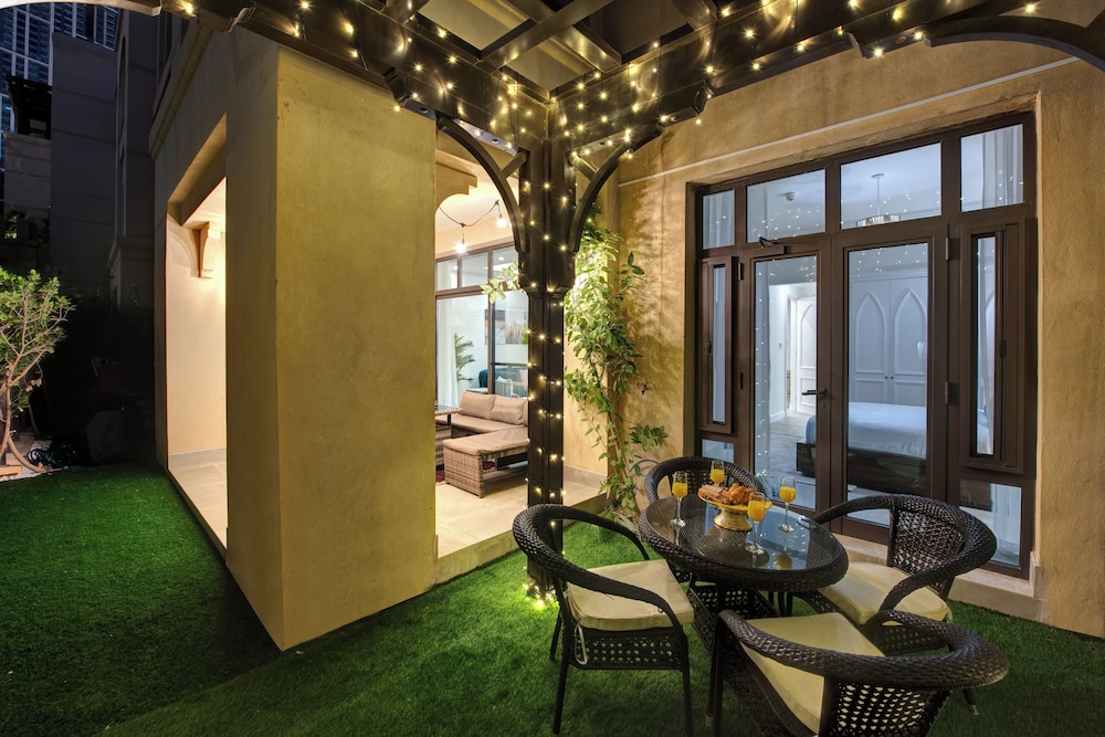 Durrani Homes - Arabian luxury at Souk Al Bahar besides Burj Khalifa & Dubai Mall