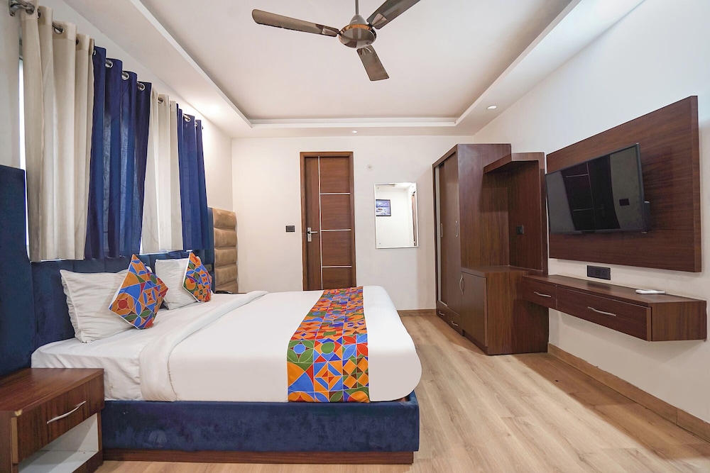 Fabhotel Golden Eye Inn