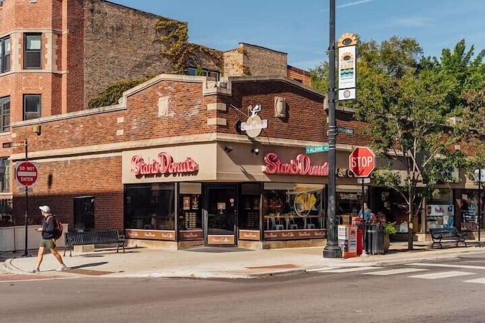 Ideal 1BR Stay - Roscoe 1D