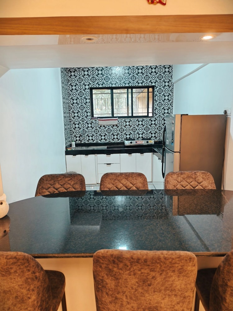 Osho Apartments