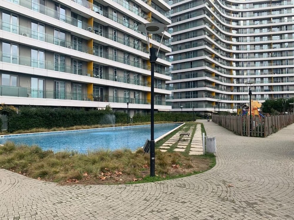 Modern 1 1 Apartment w Terrace Near Mail of IST