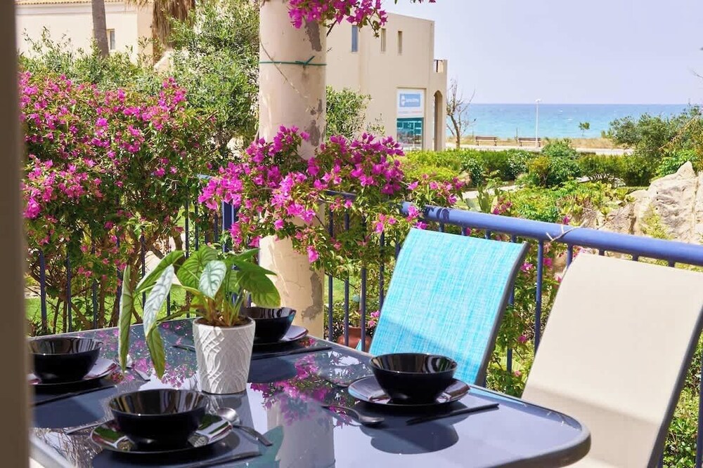 Villa Elias 3BR with Jacuzzi & Pool