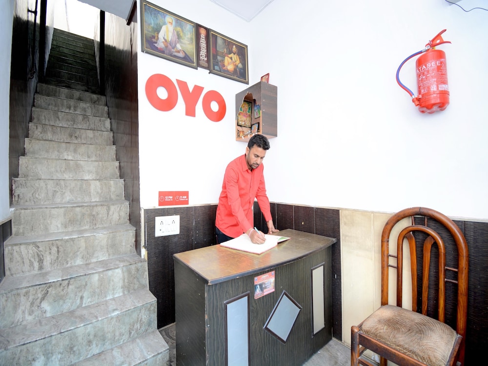 Lobby & Reception