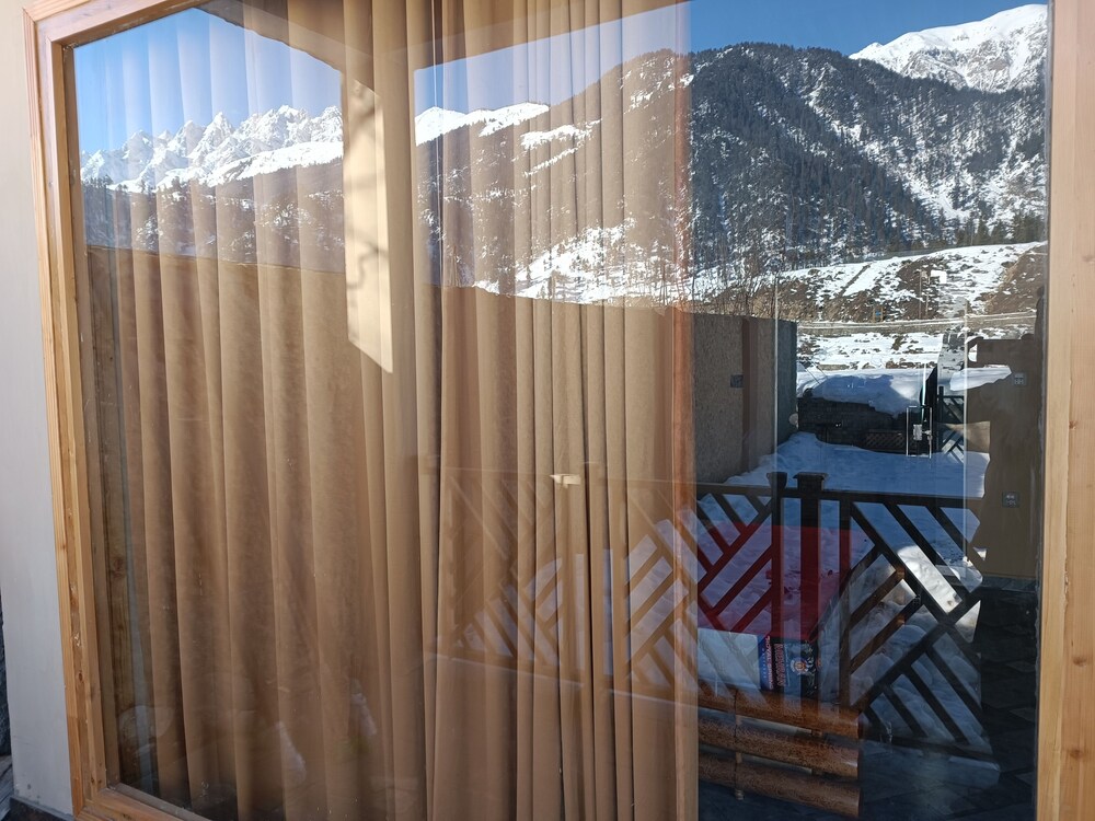 Room in Chalet - Woodridge Cottages Kalam