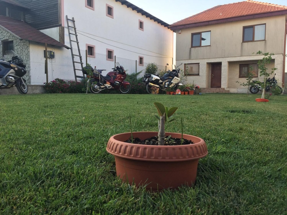 Casa Noastra Vama Veche