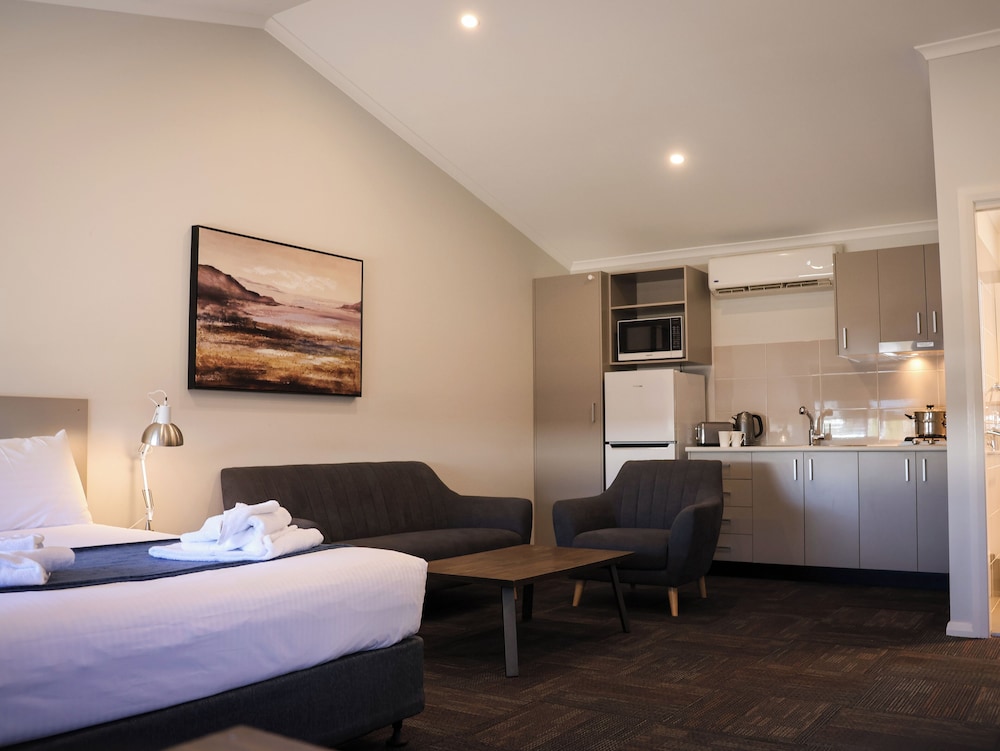 Eastend Studio Apartments