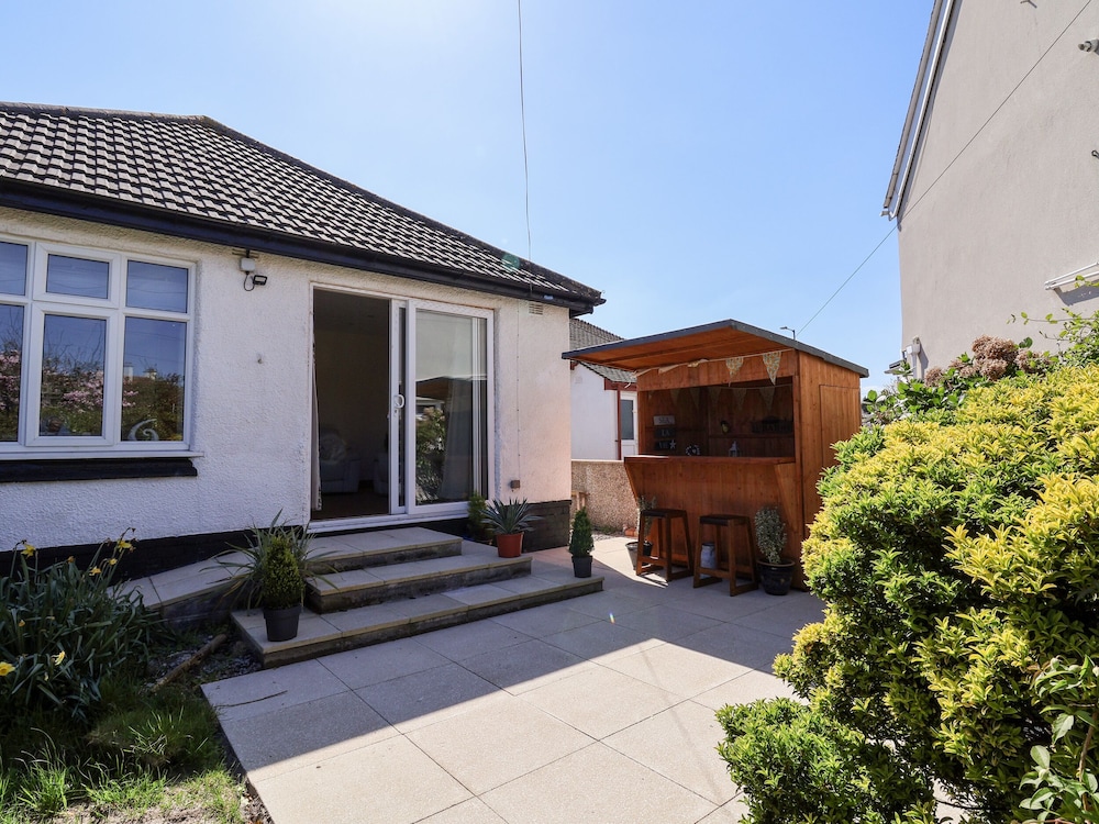 3 Rhyd Drive