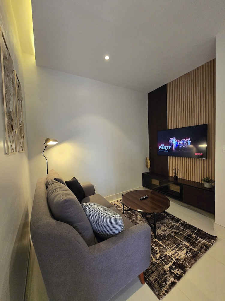 HOUSE 3204