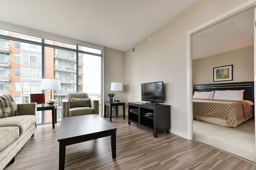 Ovation at Park Crest by Bridgestreet