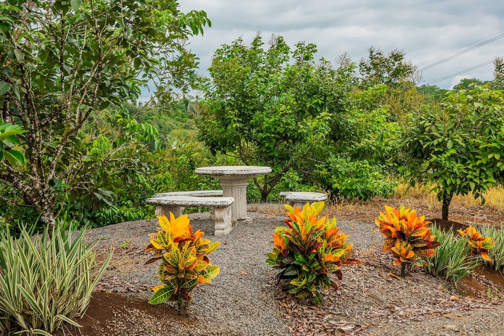 Nayari Macaw Farmstay Villa La Fortuna