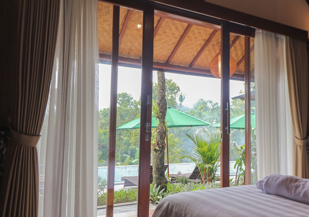 Mina Baturiti Hotel & Resto