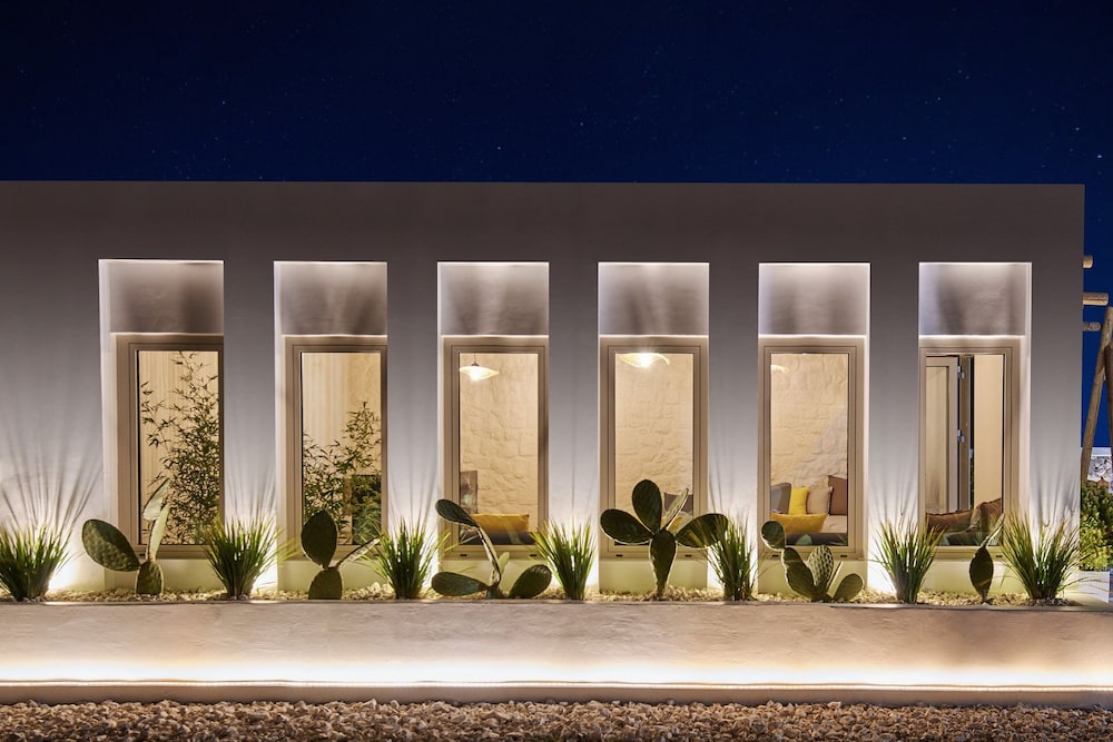 Emerald Villas & Suites