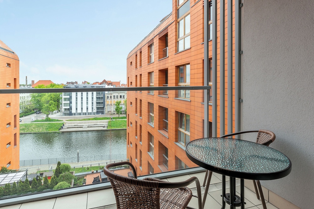Aura - Riverside & Parking by Downtown Apartments