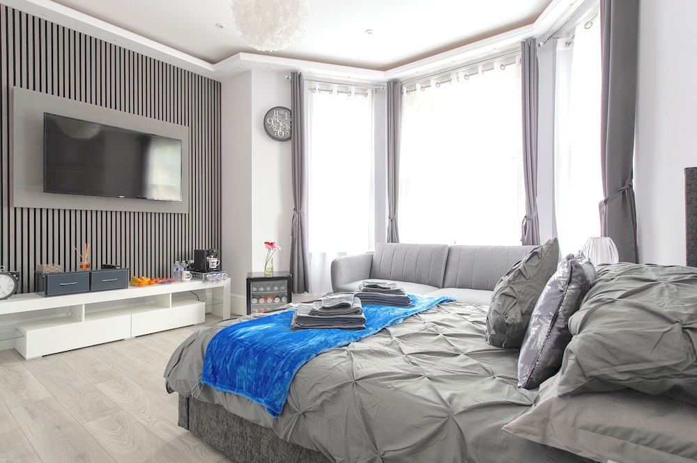 The Pond House - Ensuite Rooms