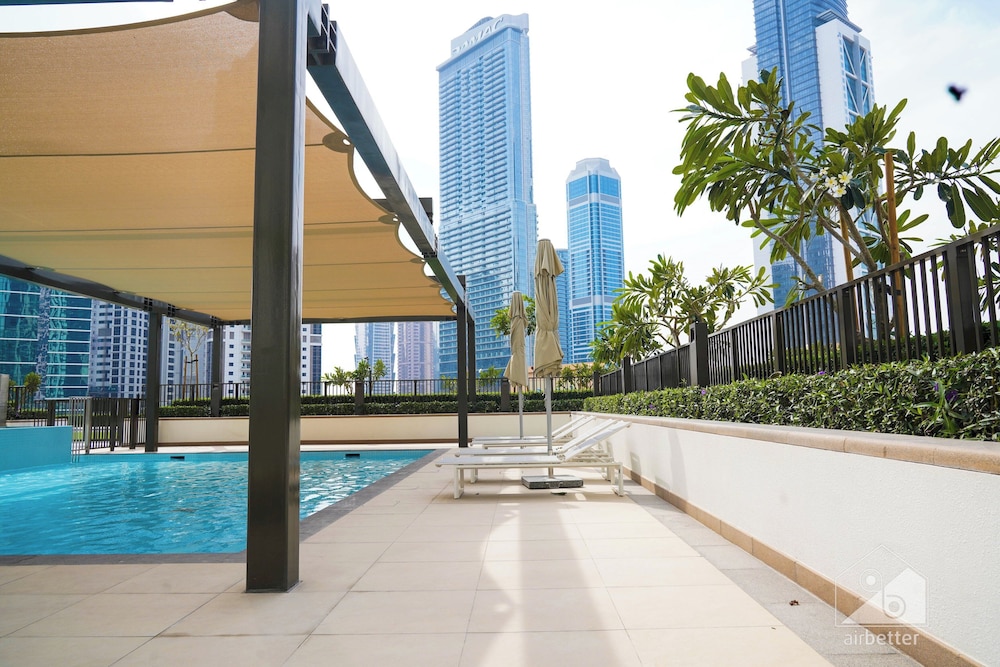 Luxurious 2B Apartment at Burj Crown Downtown