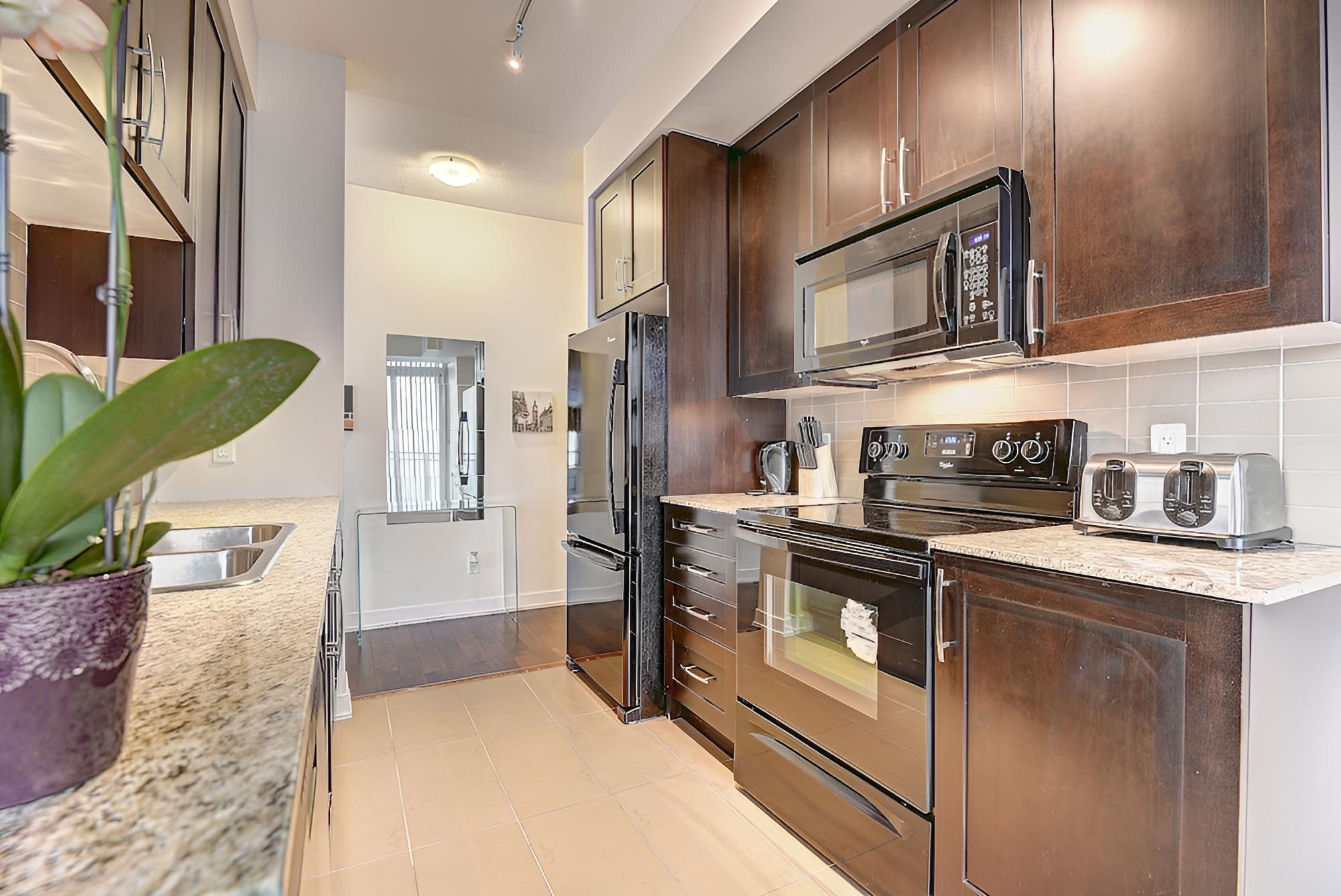 Pathway Luxury Suites - 4099 Brickstone