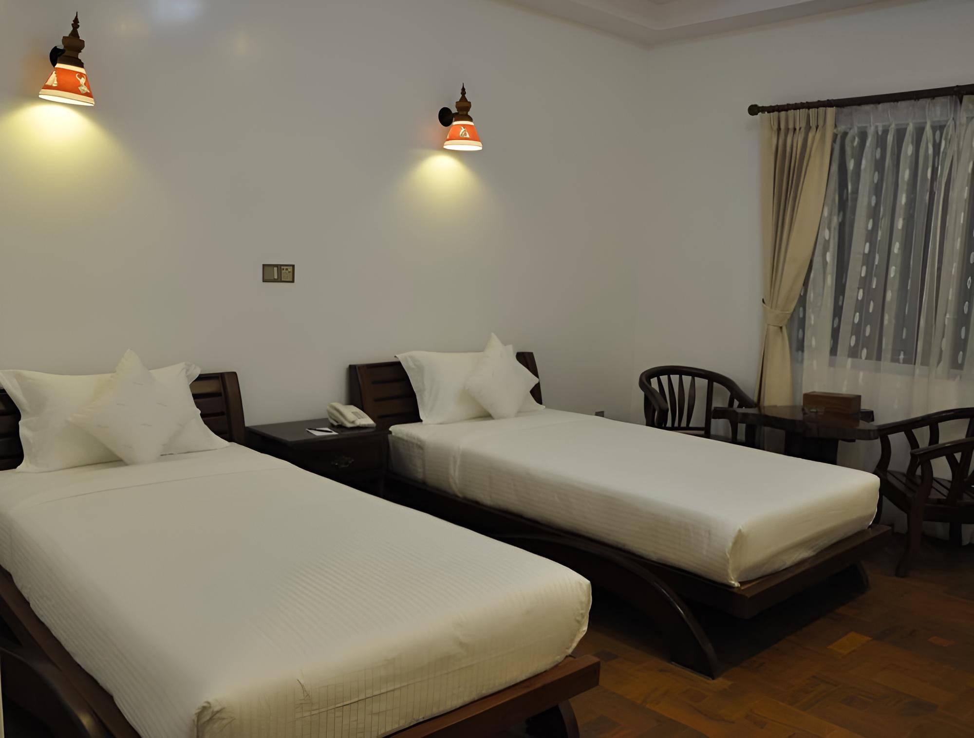 Yadanarpon Dynasty Hotel